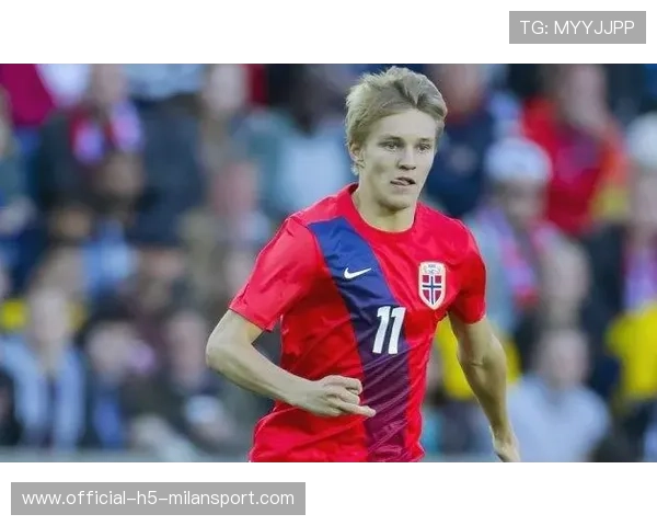 阿贾克斯拟引进英格兰二线神童,开启未来战术新篇章 阿贾克斯拟引进英格兰二线神童,开启未来战术新篇章